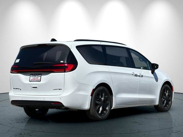 2025 Chrysler Pacifica Limited