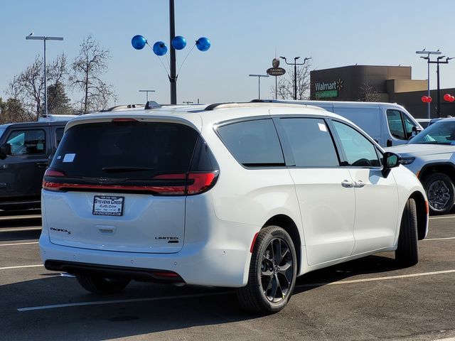 2025 Chrysler Pacifica Limited