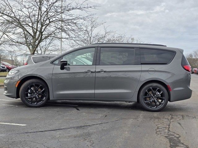 2025 Chrysler Pacifica Limited