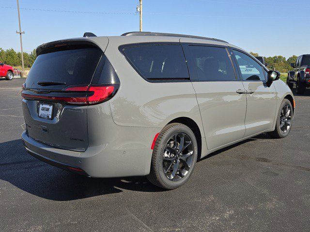 2025 Chrysler Pacifica Limited