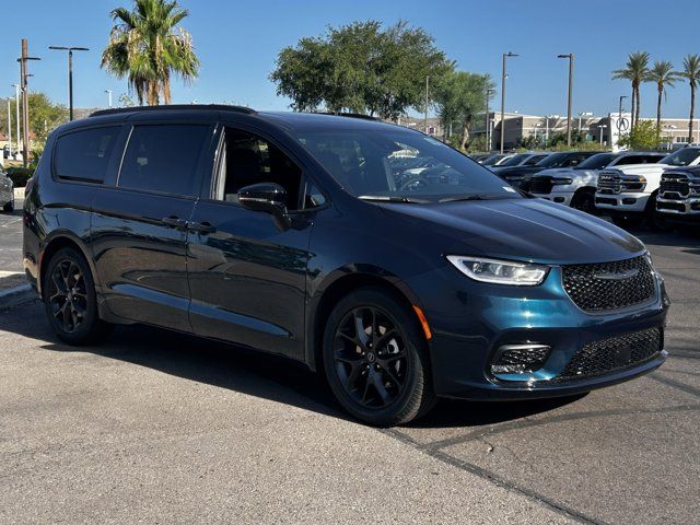 2025 Chrysler Pacifica Limited