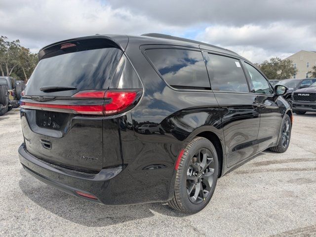 2025 Chrysler Pacifica Limited