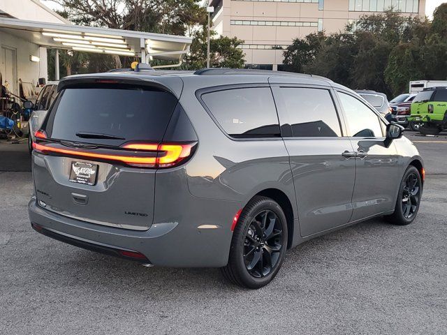 2025 Chrysler Pacifica Limited