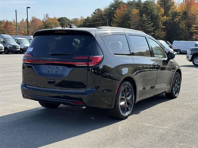 2025 Chrysler Pacifica Limited