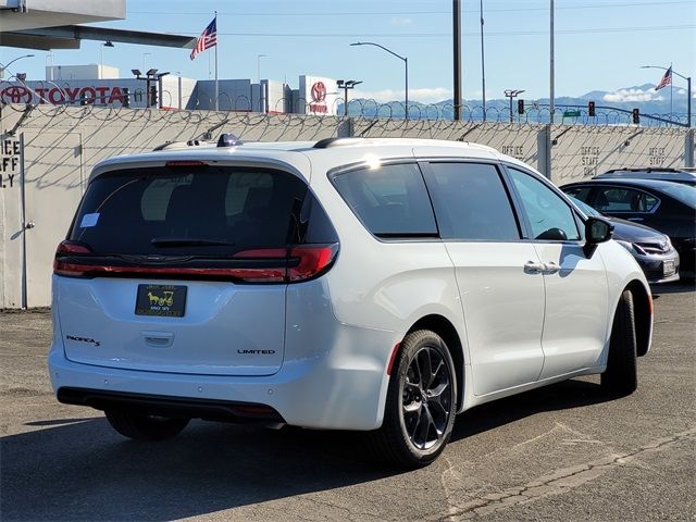 2025 Chrysler Pacifica Limited