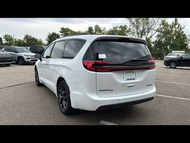 2025 Chrysler Pacifica Limited