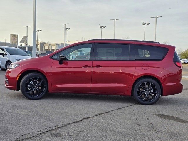 2025 Chrysler Pacifica Limited