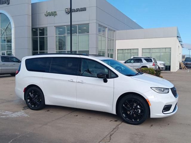 2025 Chrysler Pacifica Limited