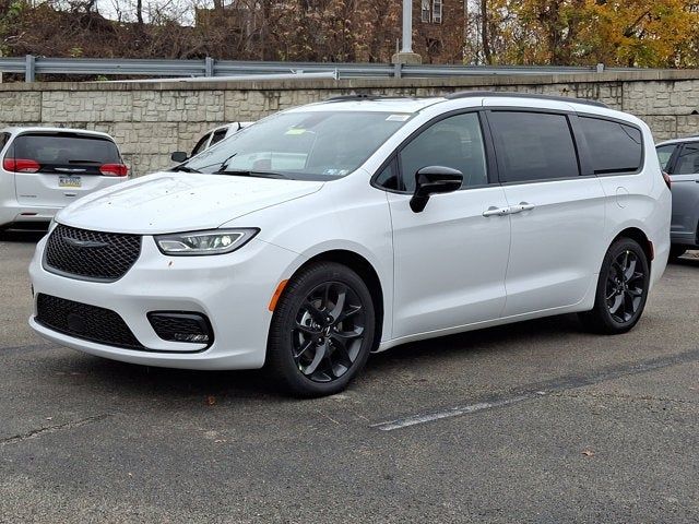 2025 Chrysler Pacifica Limited