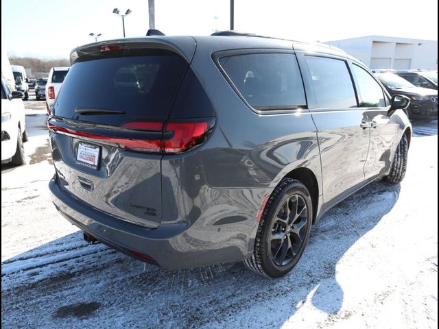 2025 Chrysler Pacifica Limited