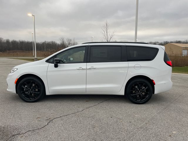 2025 Chrysler Pacifica Limited