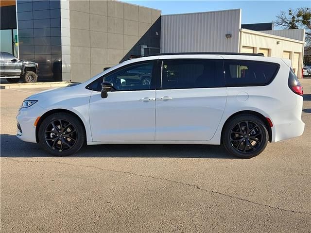 2025 Chrysler Pacifica Limited