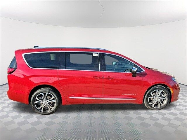 2025 Chrysler Pacifica Pinnacle