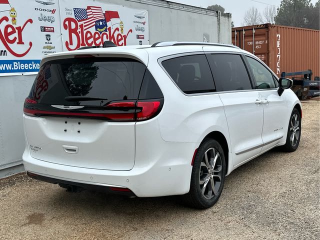 2025 Chrysler Pacifica Pinnacle