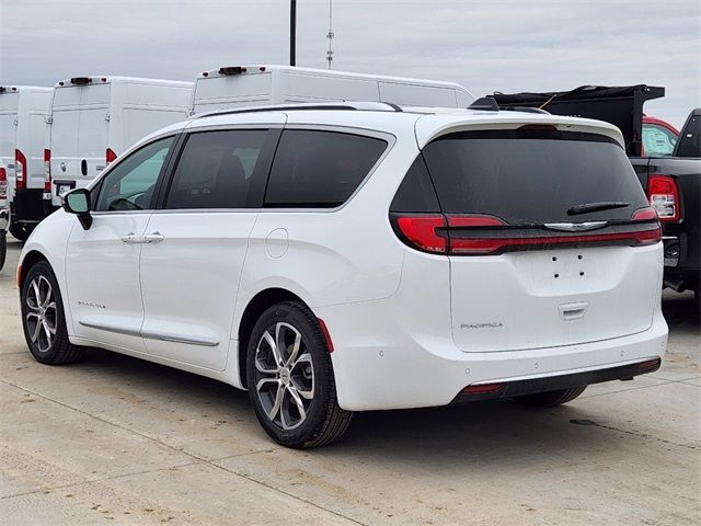 2025 Chrysler Pacifica Pinnacle