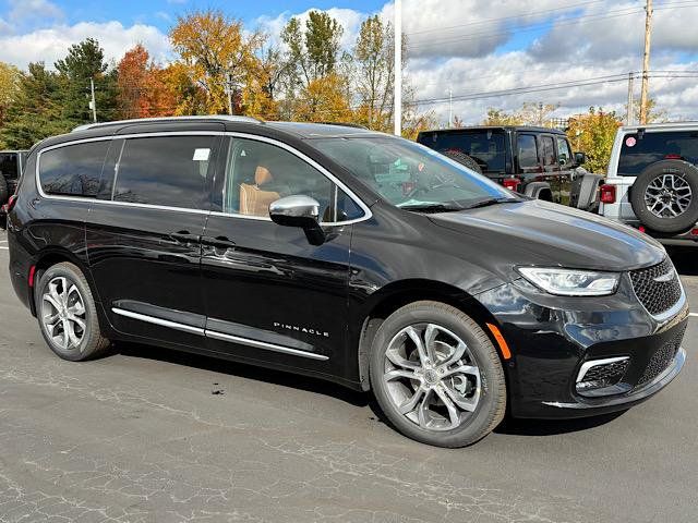 2025 Chrysler Pacifica Pinnacle