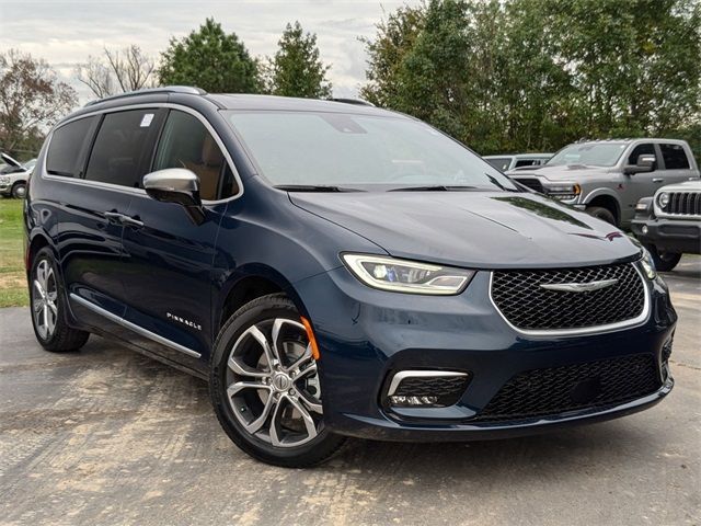 2025 Chrysler Pacifica Pinnacle