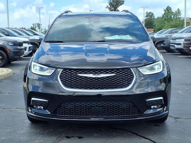 2025 Chrysler Pacifica Pinnacle