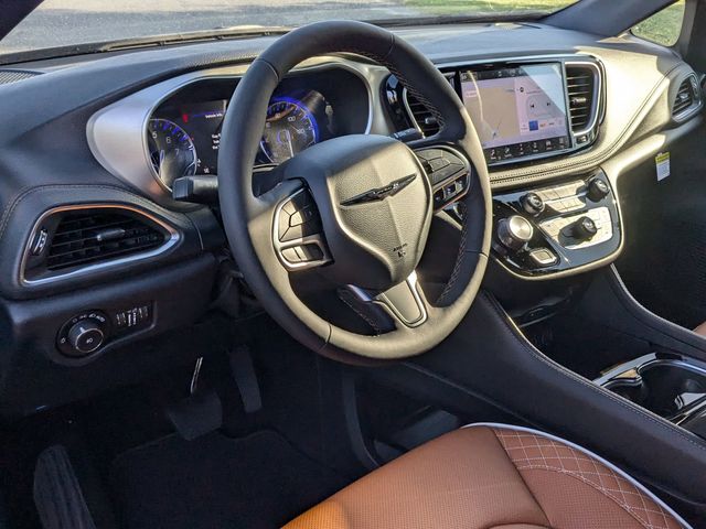 2025 Chrysler Pacifica Pinnacle