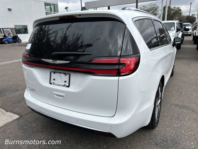 2025 Chrysler Pacifica Pinnacle