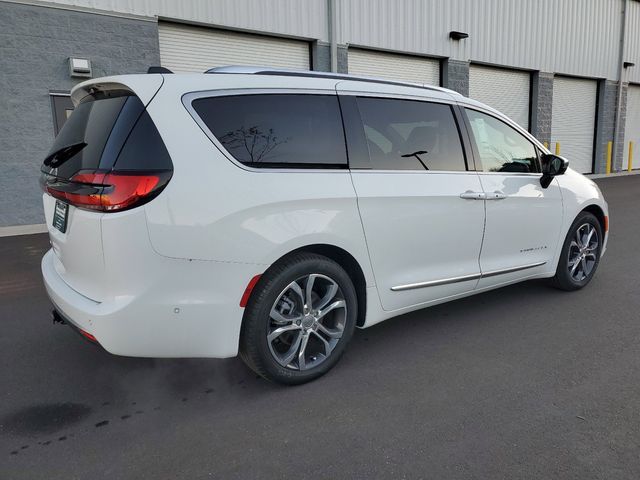 2025 Chrysler Pacifica Pinnacle