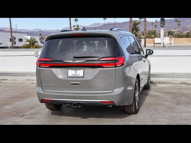 2025 Chrysler Pacifica Pinnacle