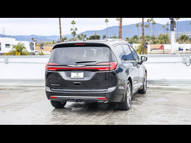 2025 Chrysler Pacifica Pinnacle