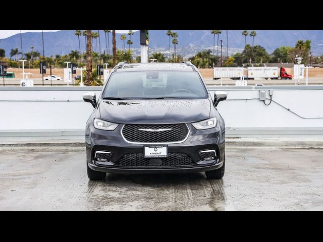 2025 Chrysler Pacifica Pinnacle