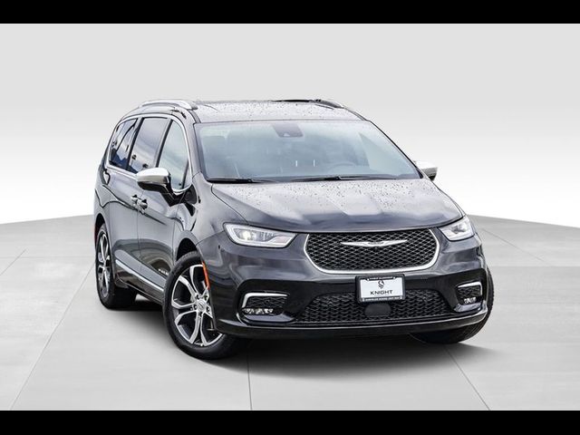 2025 Chrysler Pacifica Pinnacle