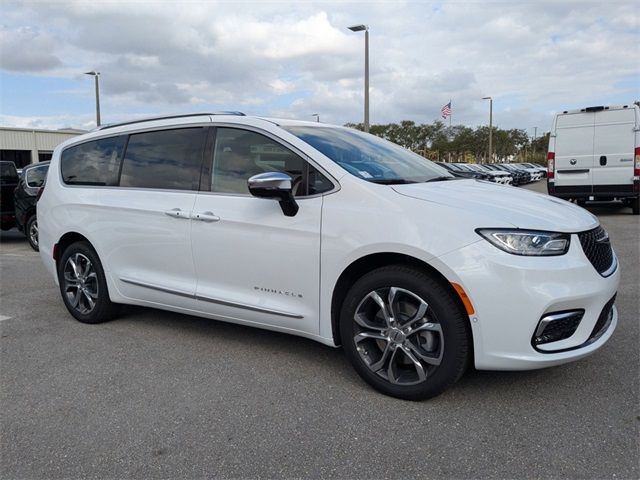 2025 Chrysler Pacifica Pinnacle