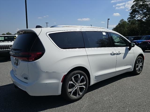 2025 Chrysler Pacifica Pinnacle