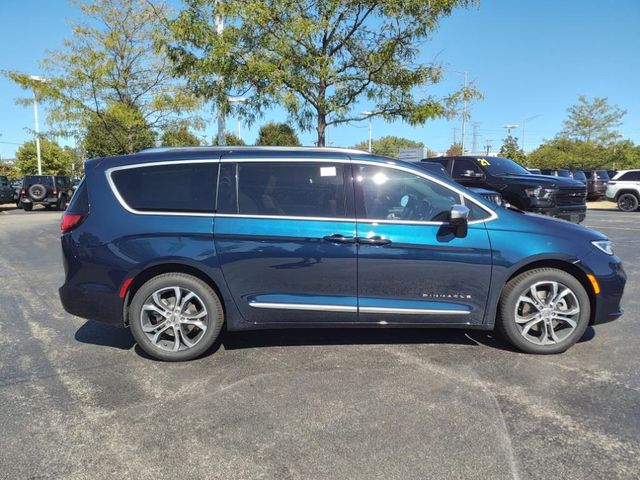 2025 Chrysler Pacifica Pinnacle