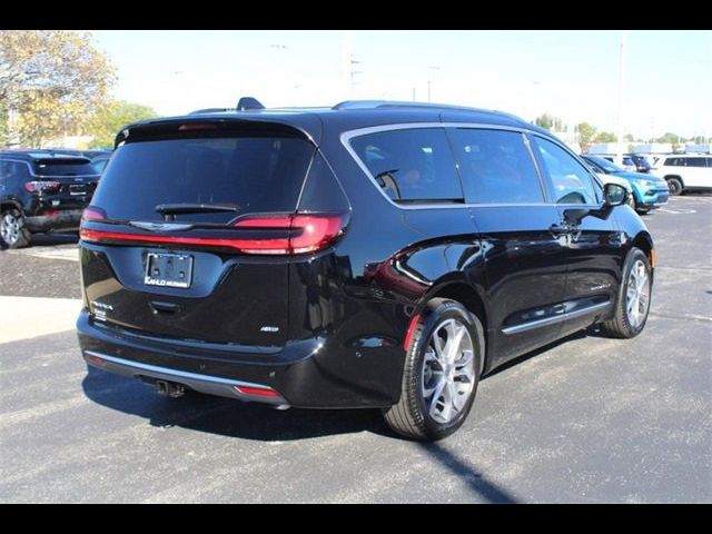 2025 Chrysler Pacifica Pinnacle