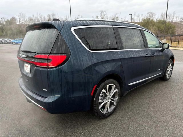 2025 Chrysler Pacifica Pinnacle