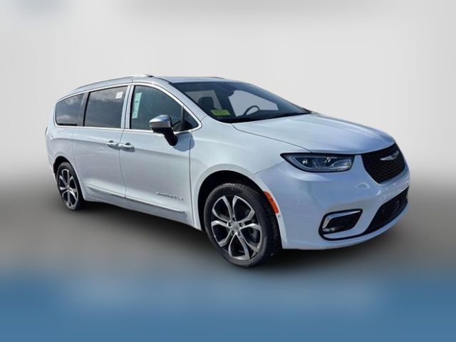 2025 Chrysler Pacifica Pinnacle