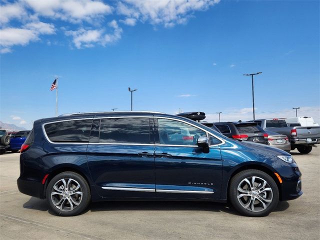 2025 Chrysler Pacifica Pinnacle