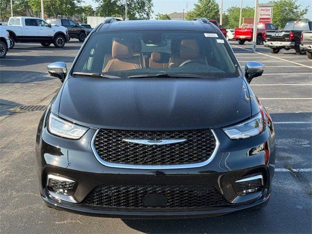 2025 Chrysler Pacifica Pinnacle