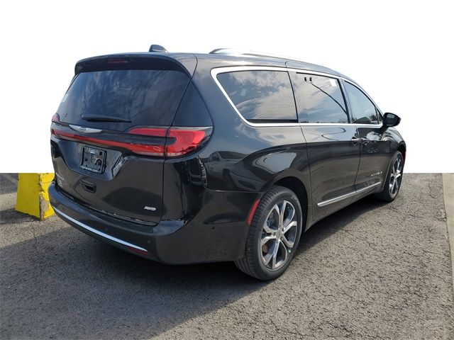 2025 Chrysler Pacifica Pinnacle