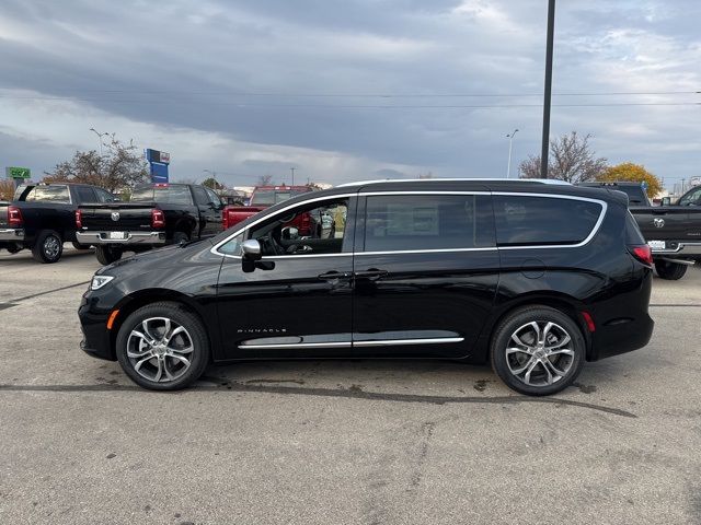 2025 Chrysler Pacifica Pinnacle