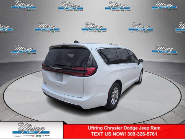 2025 Chrysler Pacifica Select