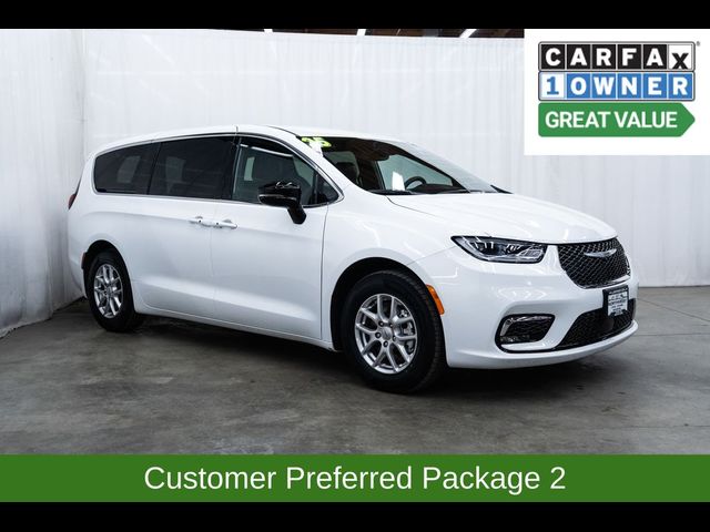 2025 Chrysler Pacifica Select