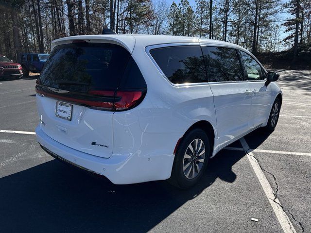 2025 Chrysler Pacifica Hybrid Select