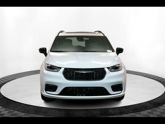 2025 Chrysler Pacifica Hybrid Premium S Appearance Pkg