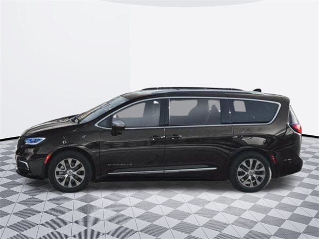 2025 Chrysler Pacifica Hybrid Pinnacle