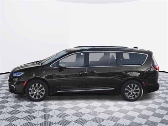 2025 Chrysler Pacifica Hybrid Select