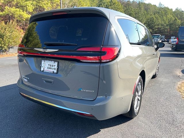 2025 Chrysler Pacifica Hybrid Select