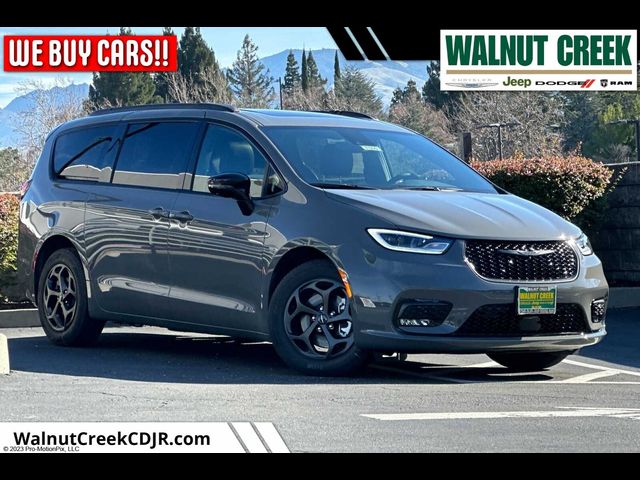 2025 Chrysler Pacifica Hybrid Premium S Appearance Pkg