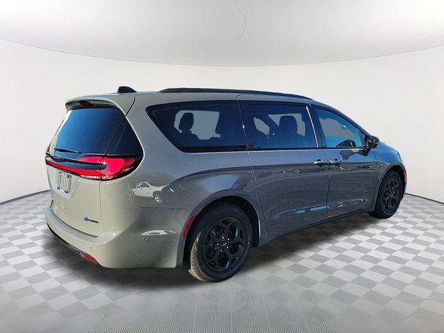 2025 Chrysler Pacifica Hybrid Premium S Appearance Pkg