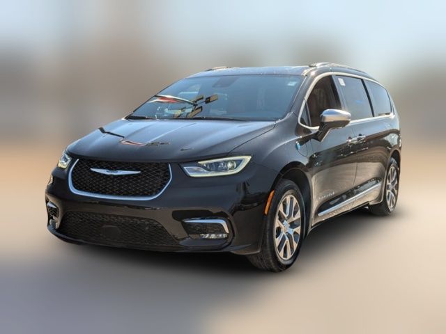 2025 Chrysler Pacifica Hybrid Pinnacle