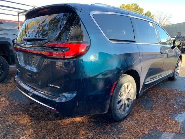 2025 Chrysler Pacifica Hybrid Pinnacle